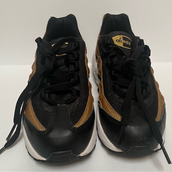Nike Other - Nike Air max 95 GS gently used